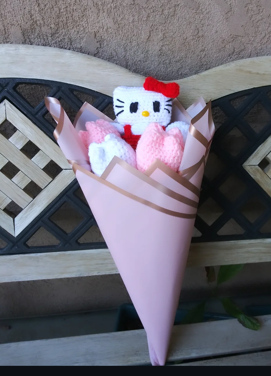 Hello Kitty Tulip Buquet